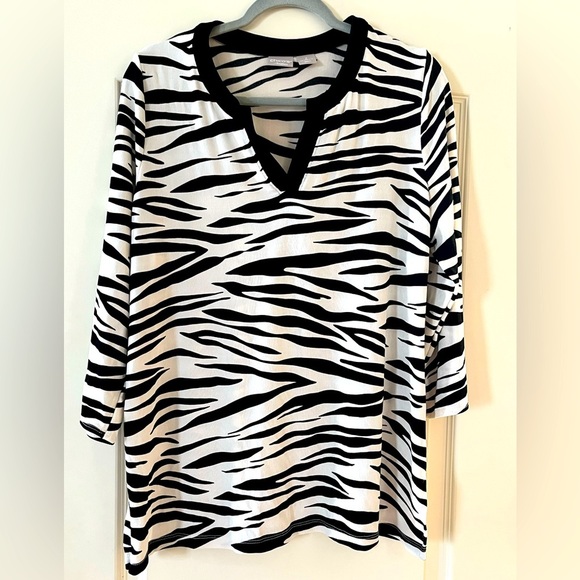 Chico’s Traveler’s Style Black & White Flowy Blouse Women’s Size Large - Picture 1 of 15